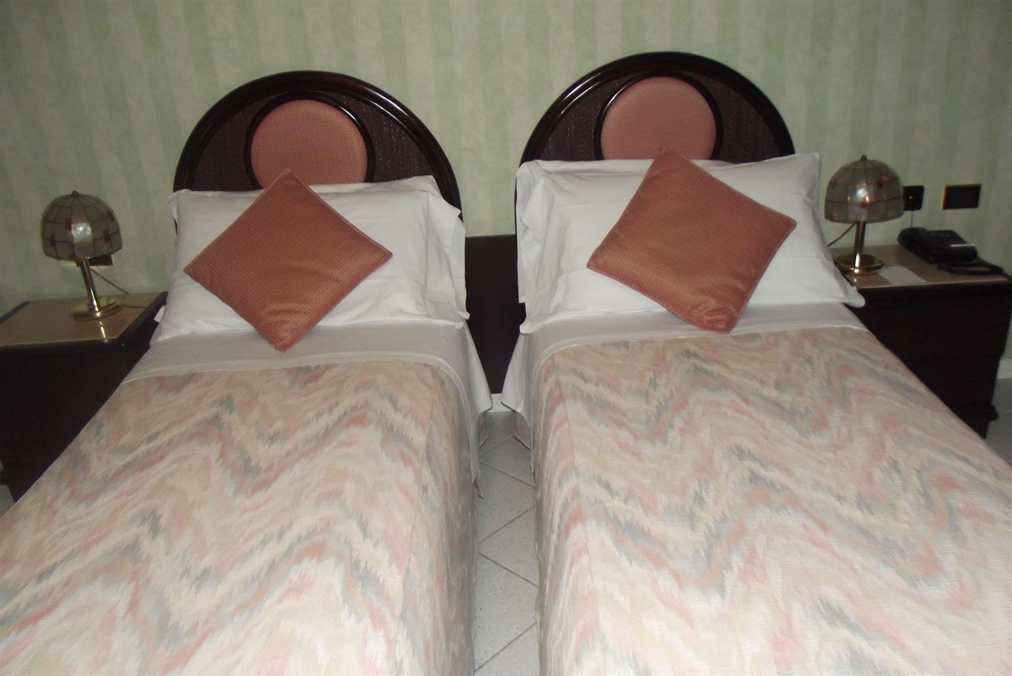 Albergo Sapori تول المظهر الخارجي الصورة